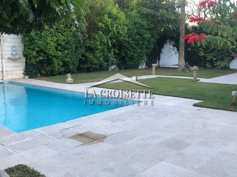 Une villa S+3 avec piscine à Carthage 